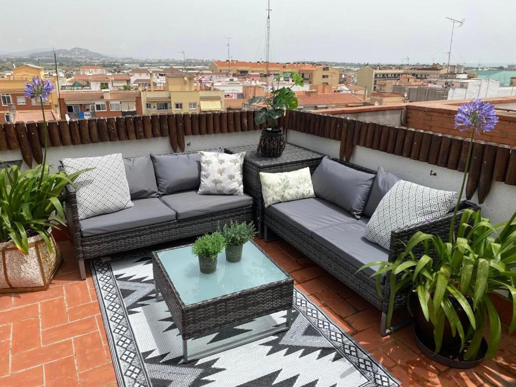 Apartamento Con Terraza Y Piscina En มัลกรัตเดมาร์ ภายนอก รูปภาพ