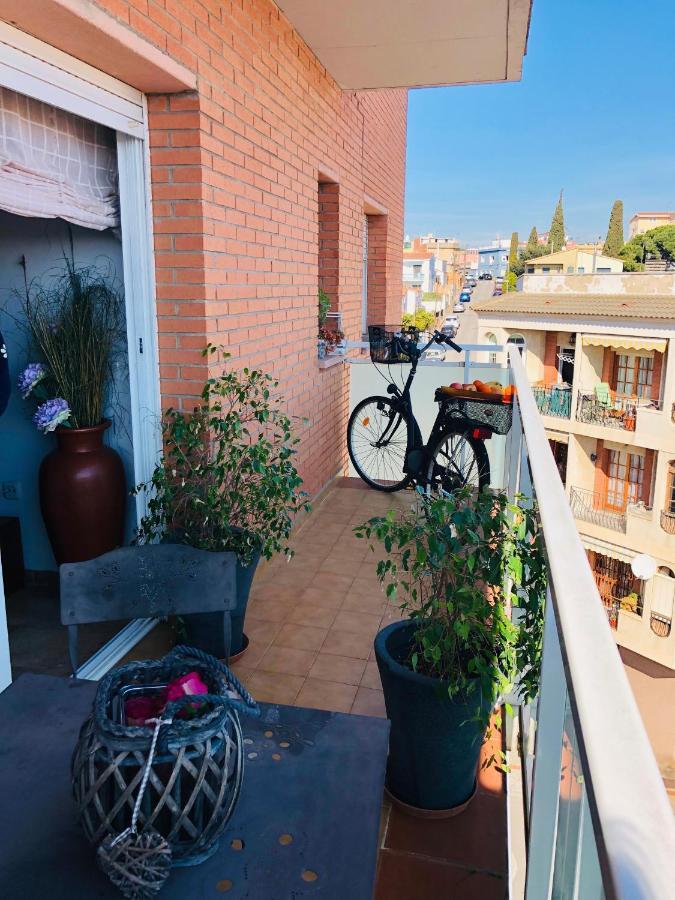 Apartamento Con Terraza Y Piscina En มัลกรัตเดมาร์ ภายนอก รูปภาพ